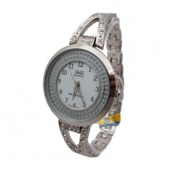 Дамски часовник тип гривна Q&Q F529J800Y