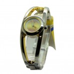 Дамски часовник тип гривна Q&Q GB11-412Y